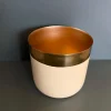 Oggettistica design Vaso bicolor ottone e crema di Artigianale scontata del 28%