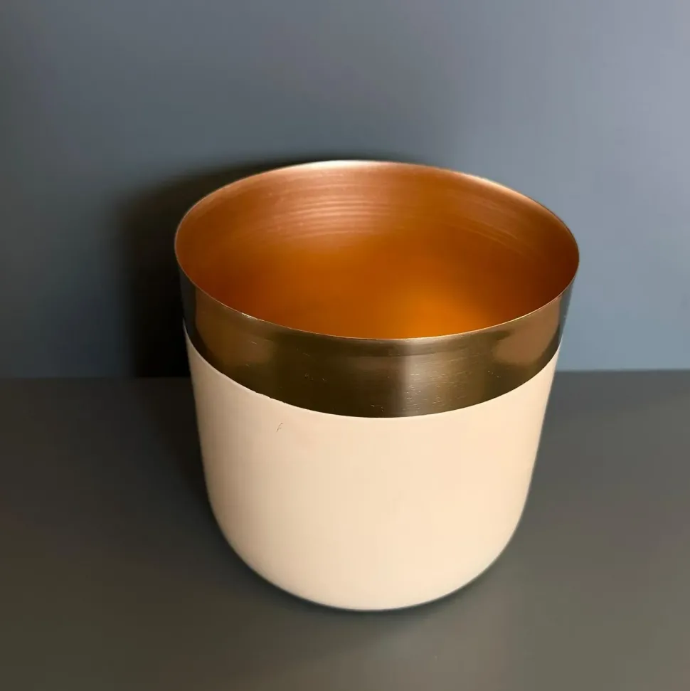 Oggettistica design Vaso bicolor ottone e crema di Artigianale scontata del 28%