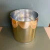 Oggettistica design Vaso cilindrico dorato di Artigianale a prezzo ribassato