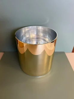 Oggettistica design Vaso cilindrico dorato di Artigianale a prezzo ribassato