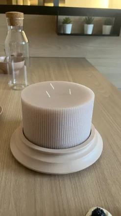 Oggettistica modello Candela dorica con piatto grande di Artigianale a prezzi outlet