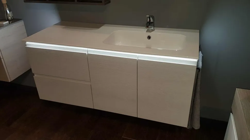 OUTLET BAGNO Compab in offerta con luce a led