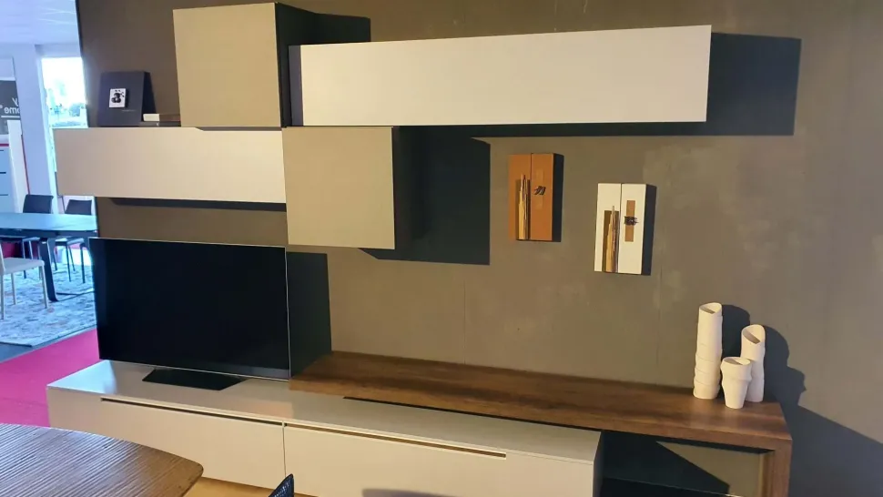 Parete attrezzata Atlante 2022 Tomasella in stile design a prezzo ribassato