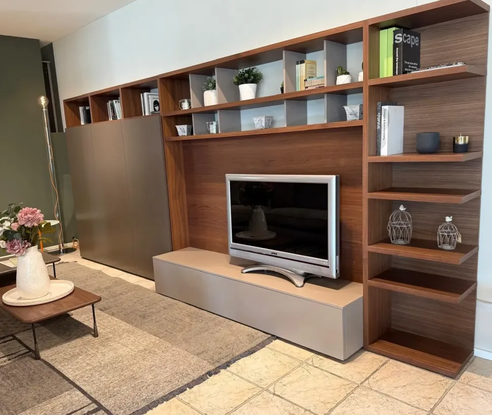 Parete attrezzata Composizione parete tv di Pianca scontata del 30%