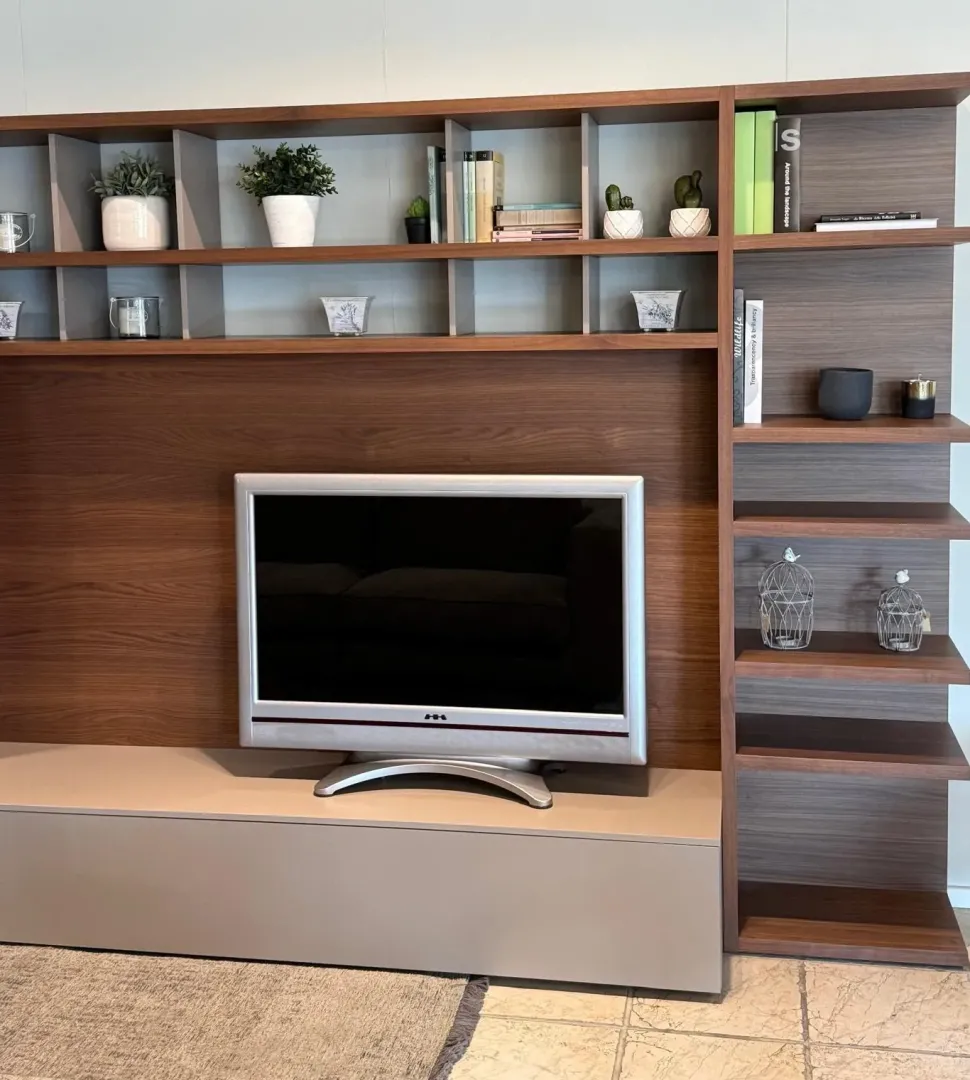 Parete attrezzata Composizione parete tv di Pianca scontata del 30%