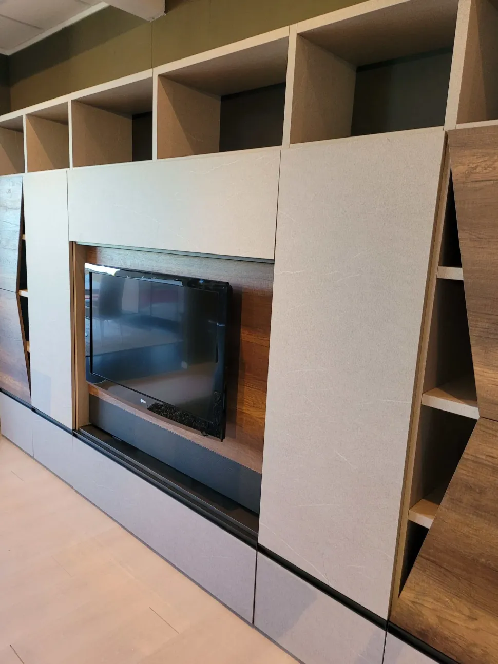 Parete attrezzata Diagonal special 2021 di Tomasella in OFFERTA OUTLET