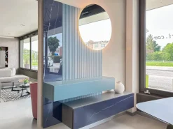 Parete attrezzata Entrata blu con specchio di Mobilgam scontata del 35%