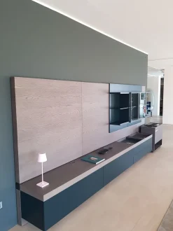 Parete attrezzata Grid dell'azienda Molteni & c con uno sconto esclusivo