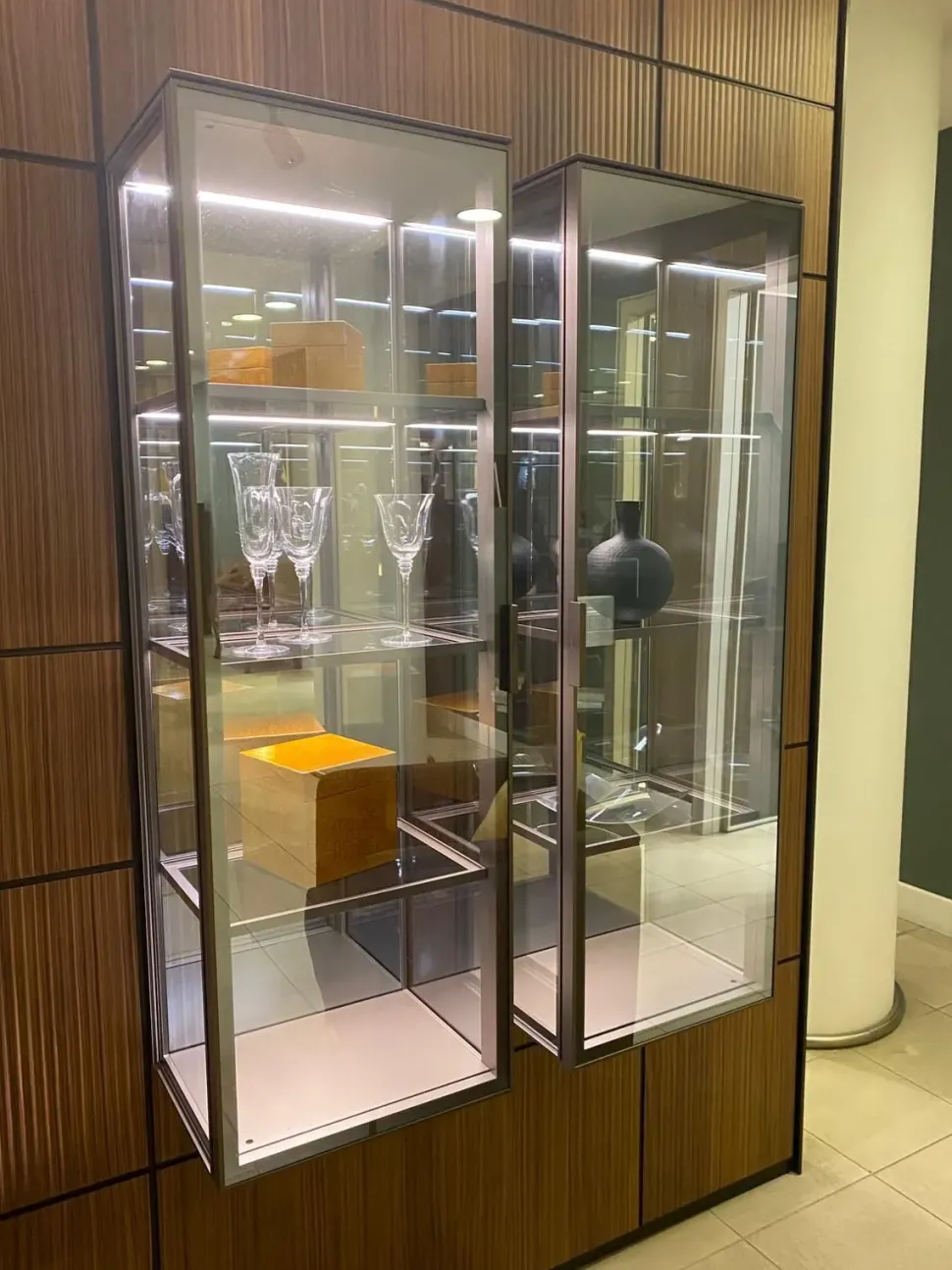 Parete attrezzata in stile design Modulor di Rimadesio in Offerta Outlet