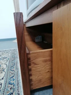 Parete attrezzata Loop di Oldline scontata del 50%