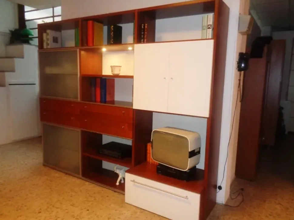 Parete attrezzata Mobile soggiorno essenza ciliegio Mida 2 in stile moderna a prezzo scontato