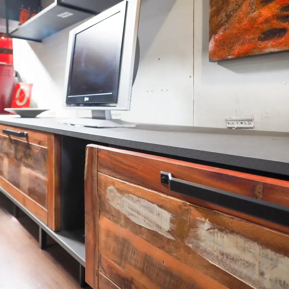 Parete attrezzata Parete soggiorno industrial e legno di Nuovi mondi collection in OFFERTA OUTLET