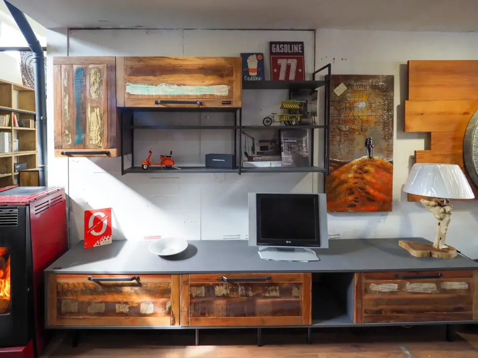 Parete attrezzata Parete soggiorno industrial e legno di Nuovi mondi collection in OFFERTA OUTLET