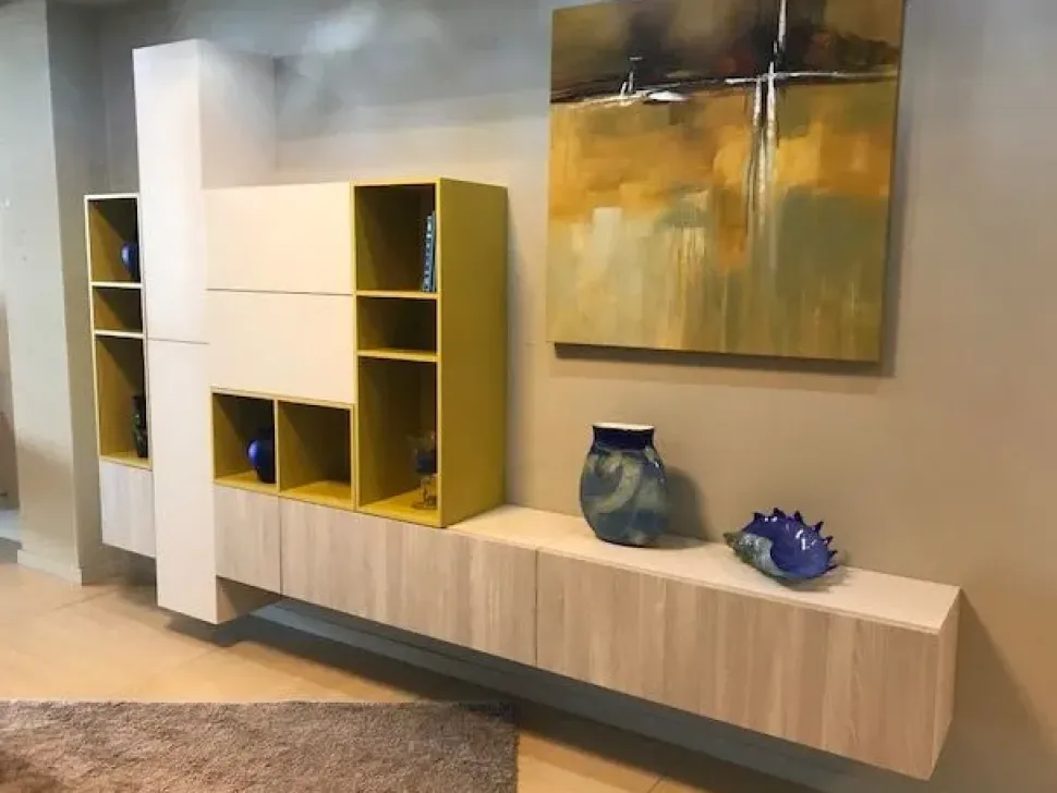 Parete attrezzata Replay del marchio Villanova con un ribasso esclusivo