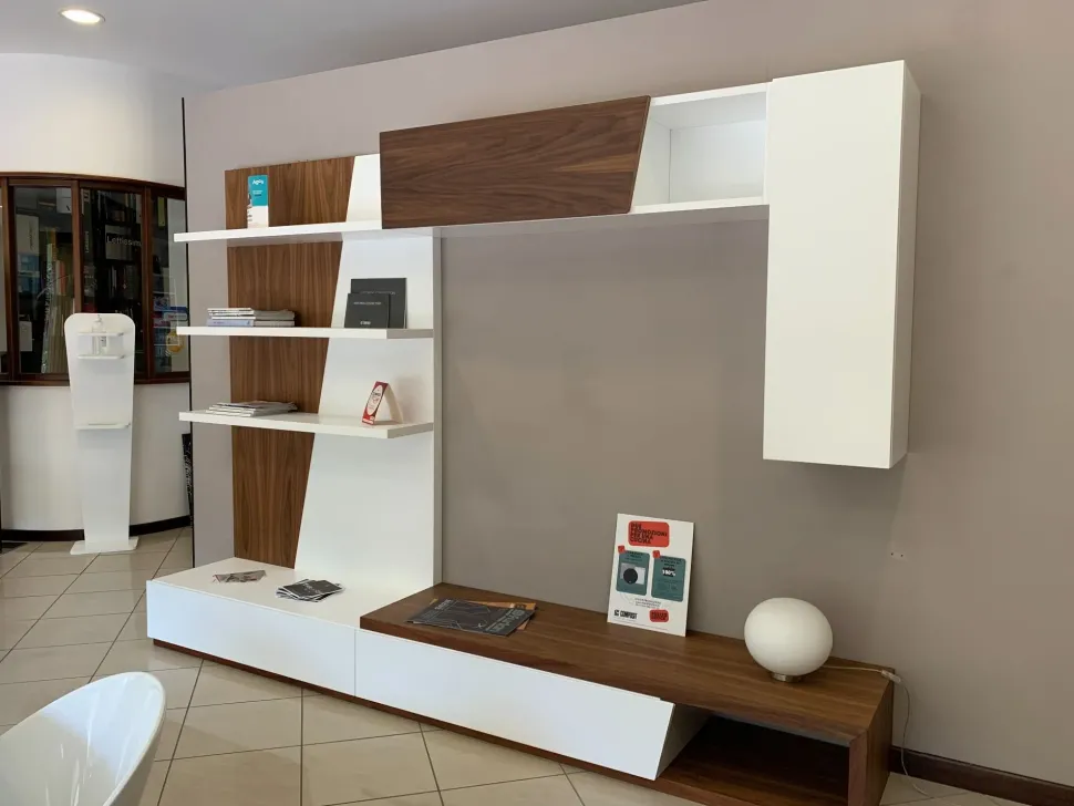 Parete attrezzata Traverso della marca Artigianale con un ribasso esclusivo