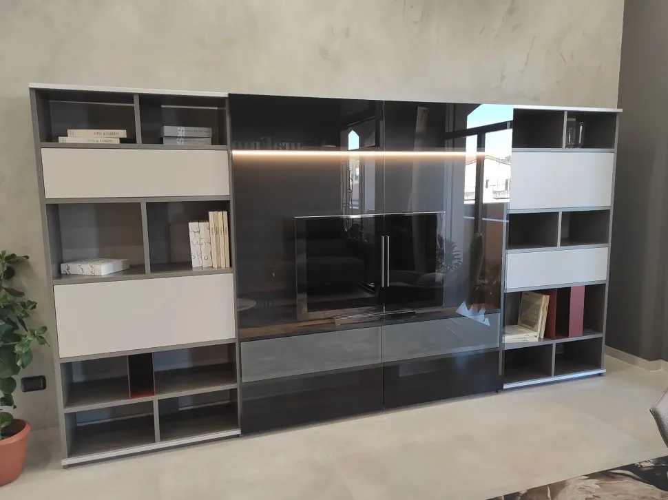 Parete attrezzata Urban di Misuraemme in OFFERTA OUTLET