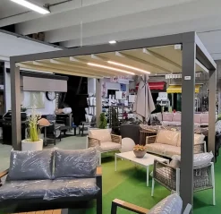 Pergotenda a marchio Pratic modello Phonix free SCONTATA