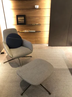 Poltrona con poggiapiedi Kent Zanotta a prezzo scontato