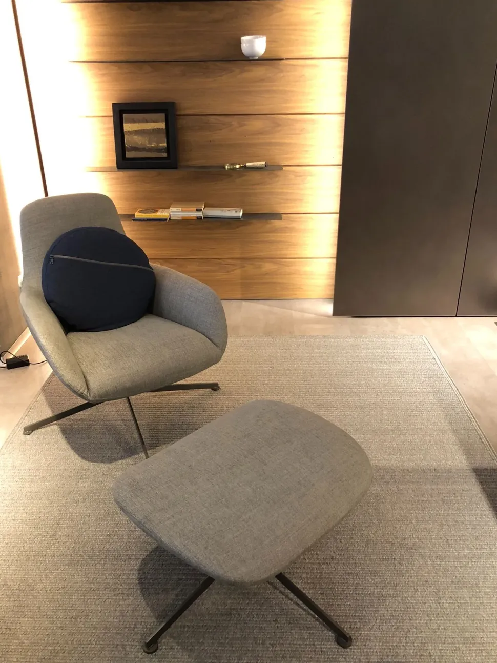 Poltrona con poggiapiedi Kent Zanotta a prezzo scontato