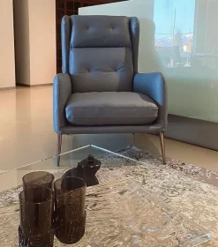 Poltrona con seduta fissa Aftereight Natuzzi a prezzo scontato