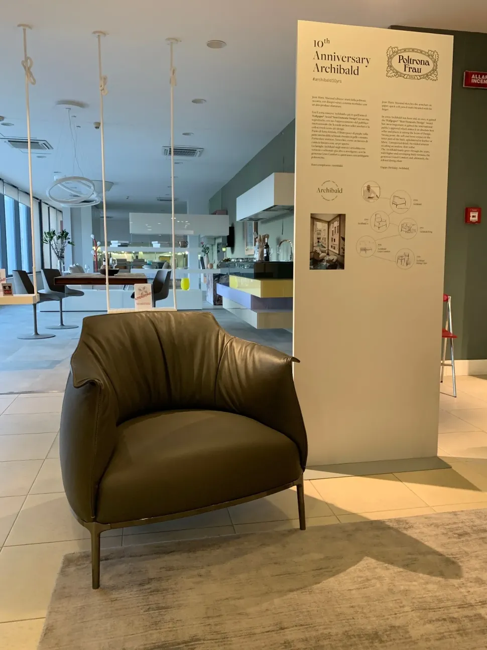 Poltrona con seduta fissa Archibald Poltrona frau in Offerta Outlet