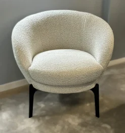 Poltrona con seduta fissa Poltroncina tonda emily di design Artigianale a prezzo scontato