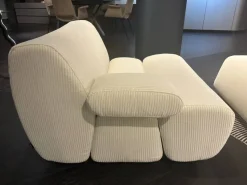 Poltrona con seduta fissa Ernest Poliform a prezzo Outlet