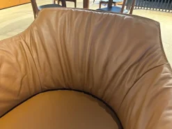 Poltrona con seduta fissa Archibald Poltrona frau in Offerta Outlet  approfittane ora!