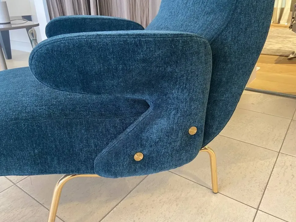 Poltrona con seduta fissa Delfino Arflex a prezzo scontato