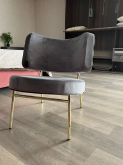 Poltrona con seduta fissa Coco Calligaris a prezzo scontato  approfittane ora!