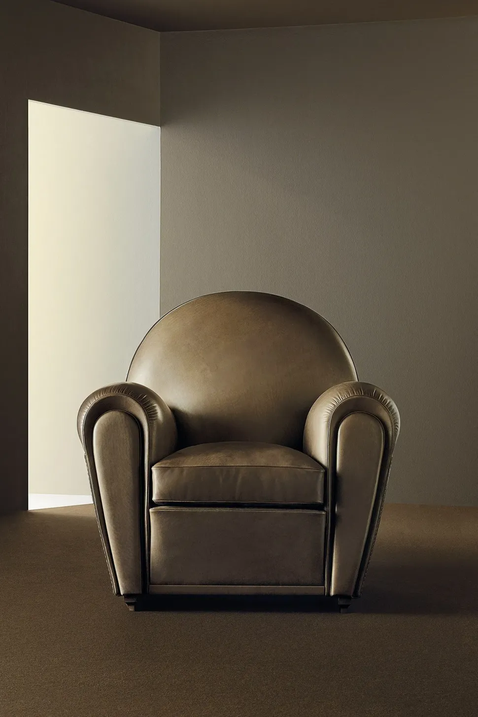 Poltrona con seduta fissa Vanity fair Poltrona frau a prezzo Outlet