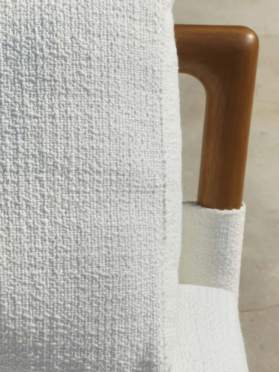 Poltrona con seduta fissa Gaudì Flou a prezzo Outlet