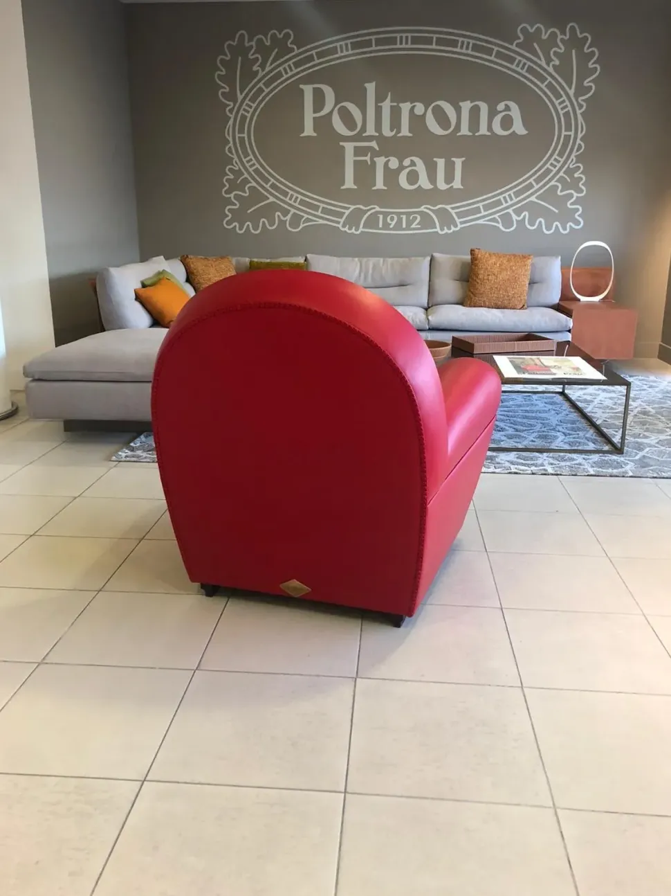 Poltrona con seduta fissa Vanity fair Poltrona frau in Offerta Outlet approfittane ora!