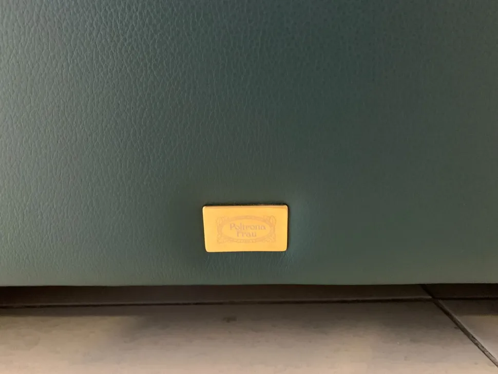 Poltrona con seduta fissa Vanity fair xc Poltrona frau a prezzo scontato