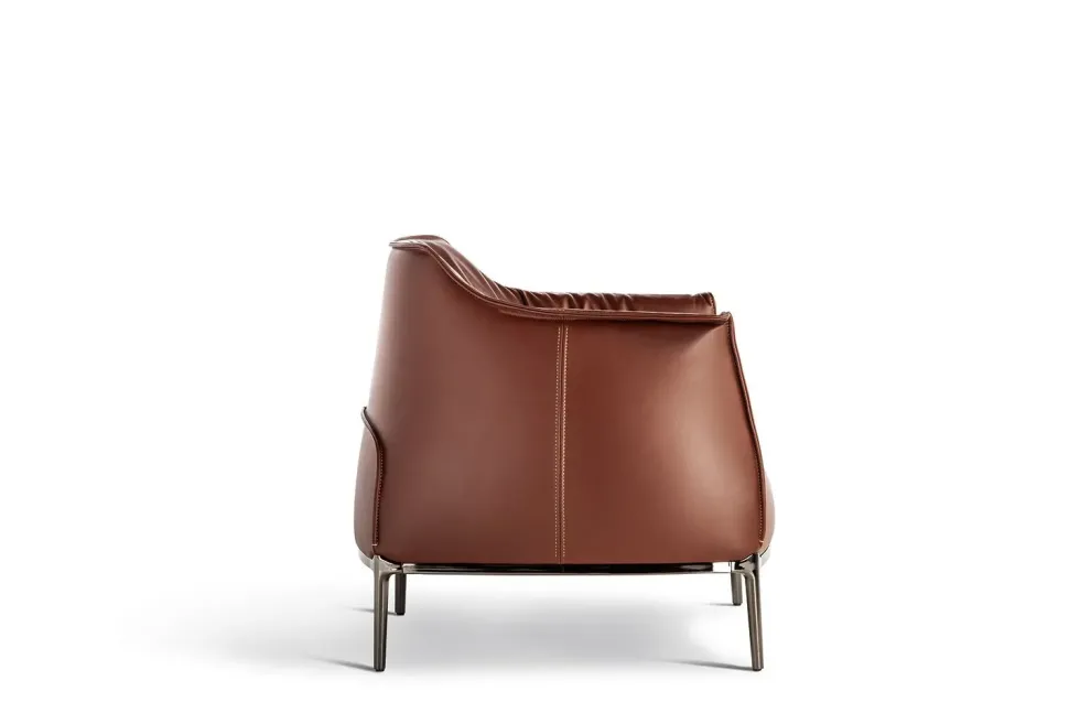 Poltrona con seduta fissa Archibald Poltrona frau a prezzo scontato