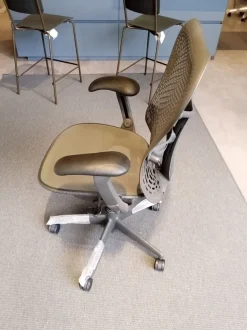 Poltrona da ufficio Mirra in metallo Hermann miller in Offerta Outlet