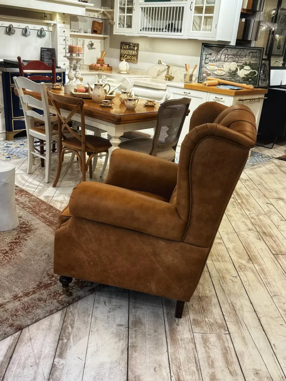 Poltrona in stile classica Poltrona in pelle capitonnè Epòque in Offerta Outlet