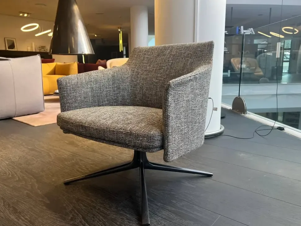 Poltrona in stile design Stanford Poliform in Offerta Outlet