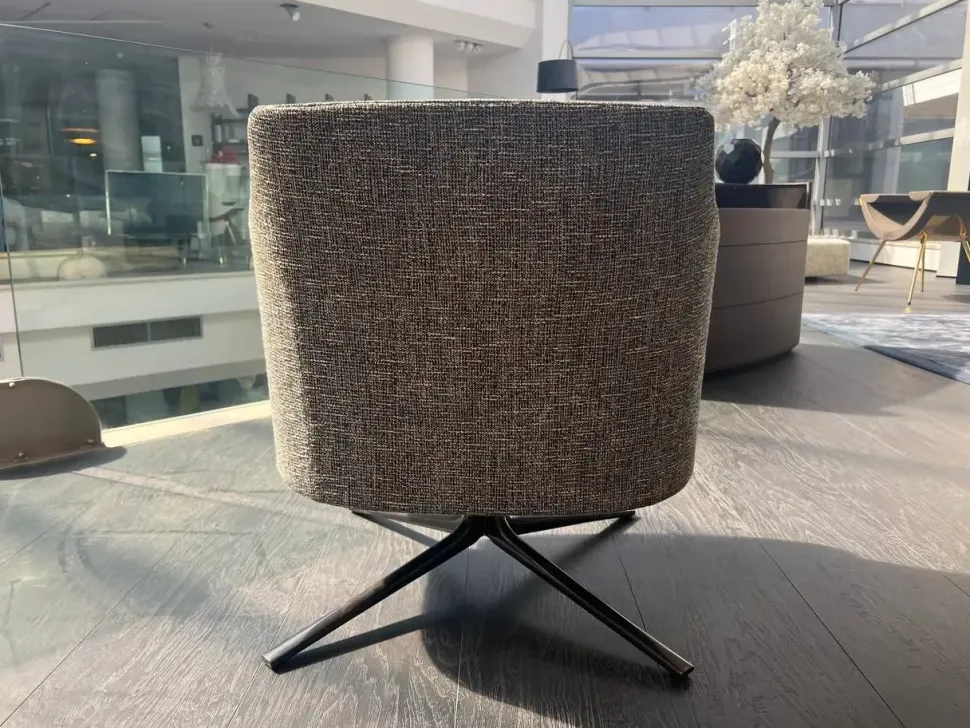 Poltrona in stile design Stanford Poliform in Offerta Outlet