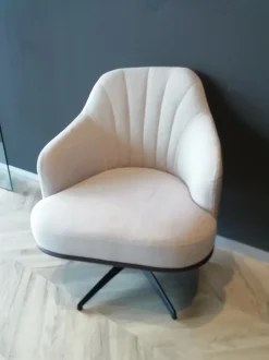 Poltrona in Tessuto Aaron Le comfort in Offerta Outlet