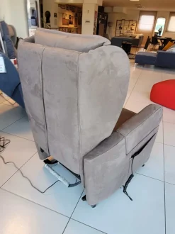 Poltrona Karol 2021 con movimento relax a marchio Vitarelax con uno sconto imperdibile