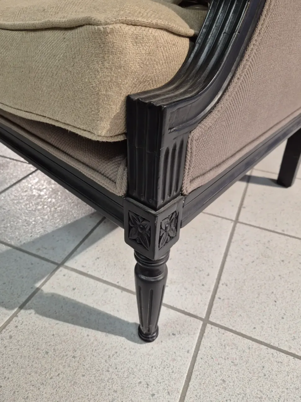 Poltrona Legno Dialma brown in Tessuto SCONTATA