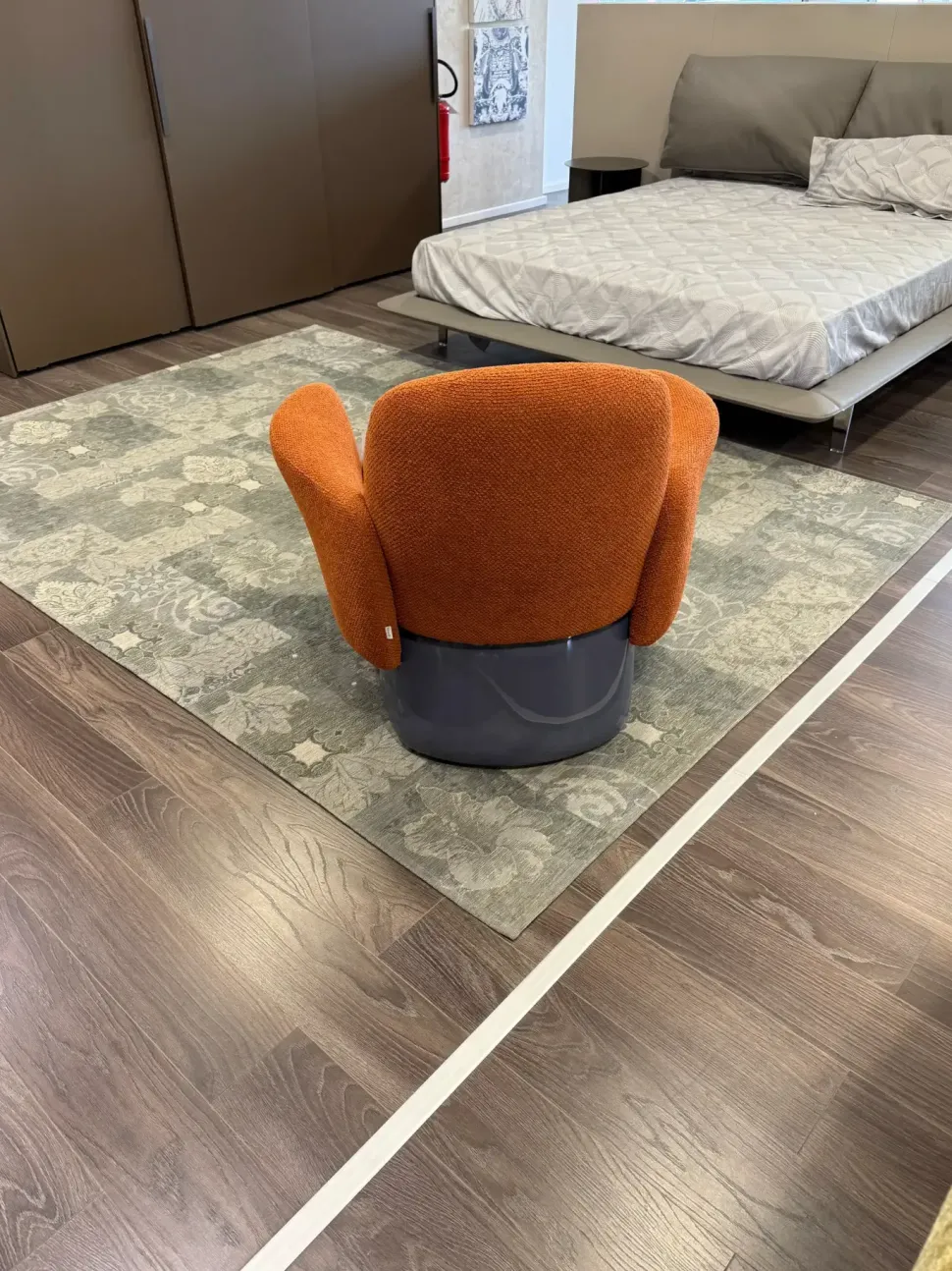 Poltrona modello Eugene Molteni & c in offerta