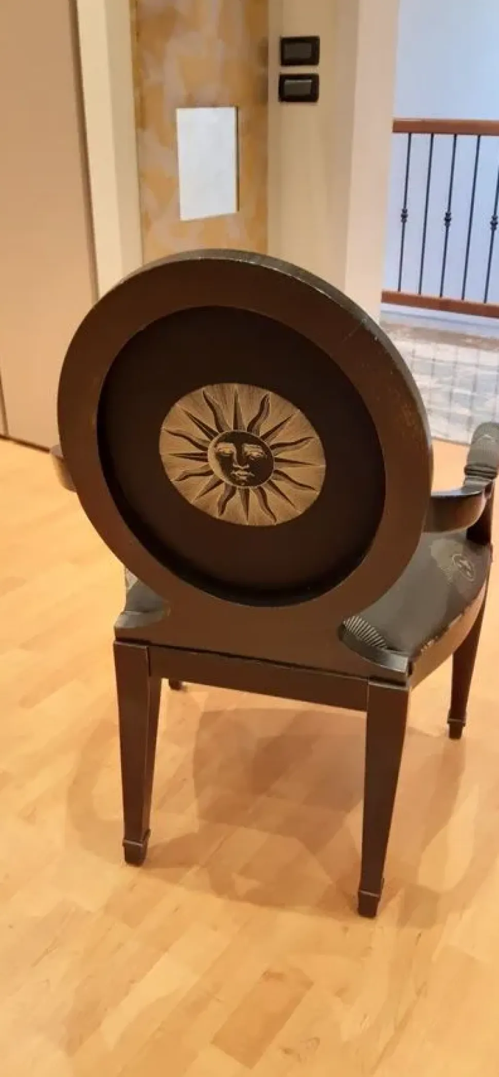 Poltrona modello Fornasetti Artisan in offerta