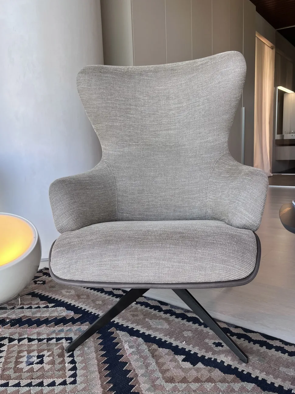 Poltrona modello Kensington Molteni & c ad un prezzo conveniente