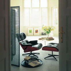 Poltrona modello Lounge chair & ottoman Collezione esclusiva ad un prezzo vantaggioso