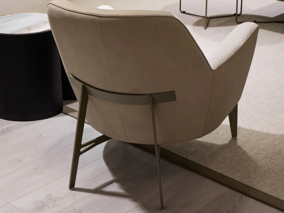 Poltrona modello Lynn outlet Diotti.com ad un prezzo imperdibile