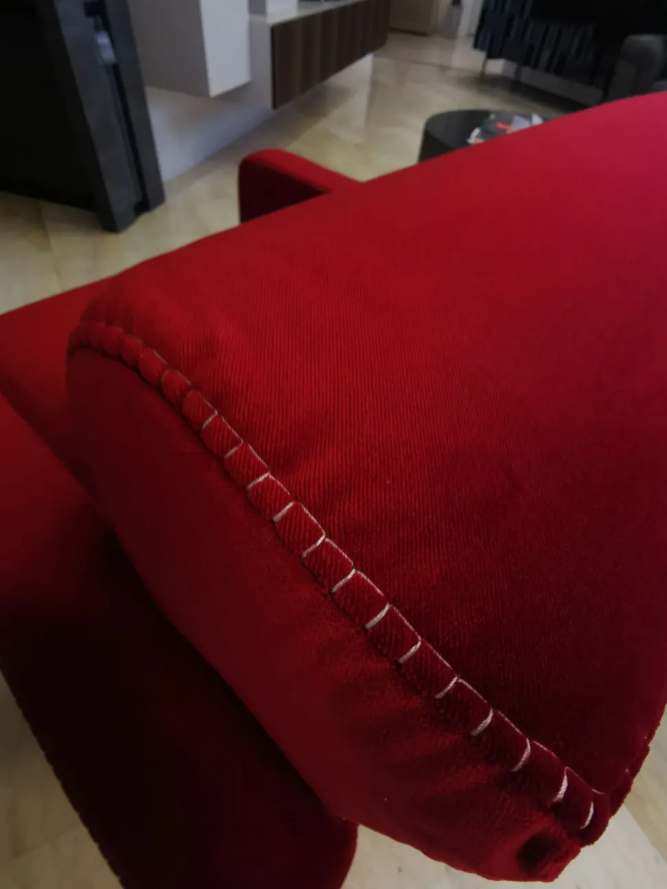 Poltrona modello Patty con ricamo Excò ad un prezzo imperdibile