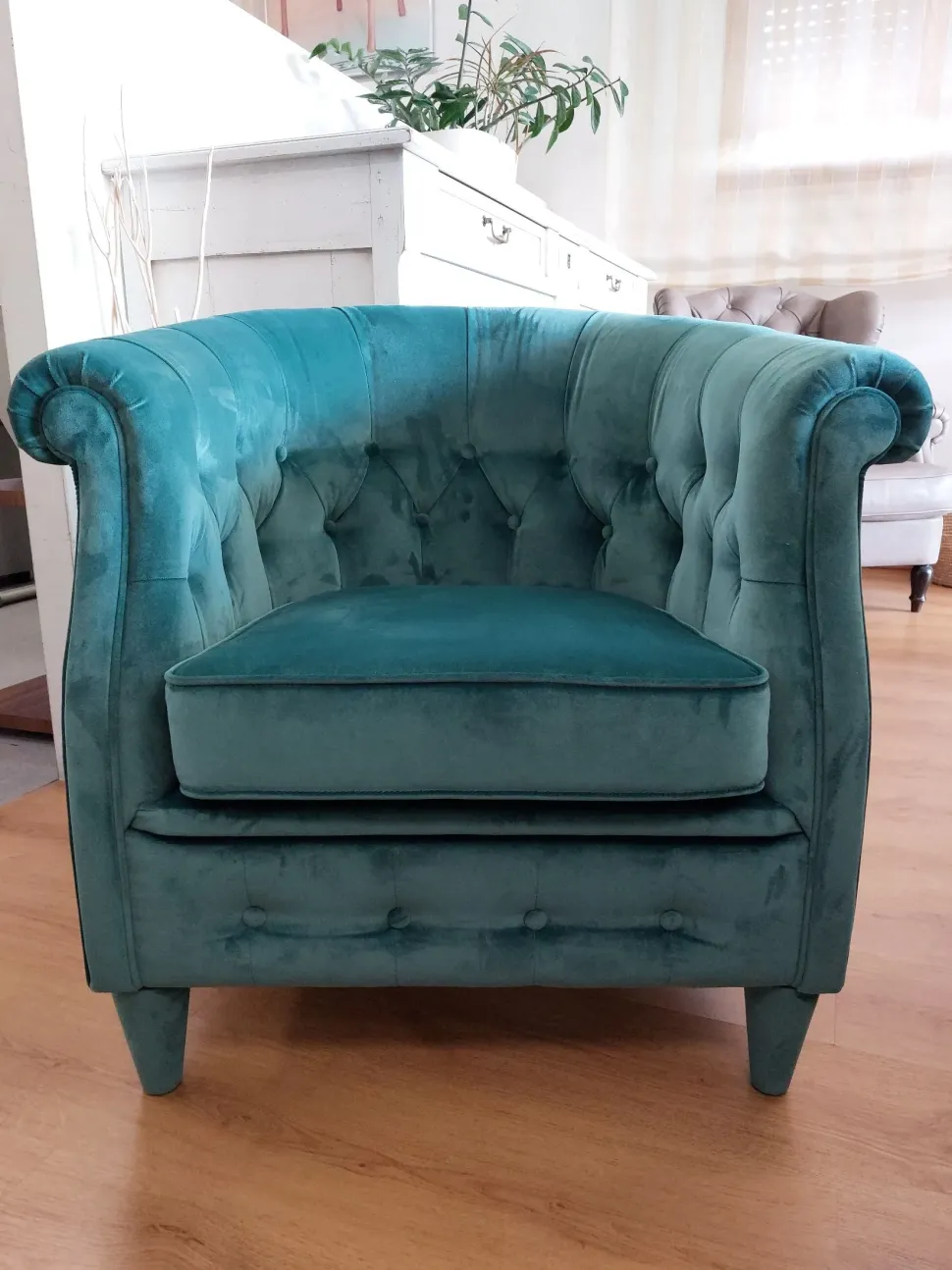 Poltrona modello Sabri capitonnè Art salotti ad un prezzo conveniente