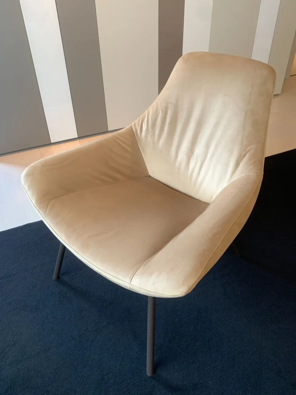 Poltrona modello Thelma Doimo salotti ad un prezzo conveniente